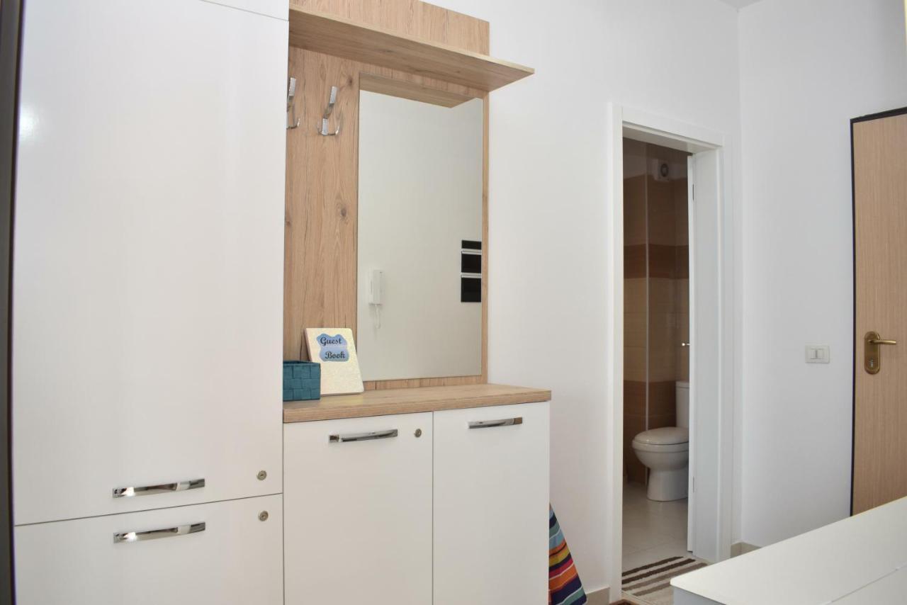 Sea View Apartment - 007 Vlorë エクステリア 写真