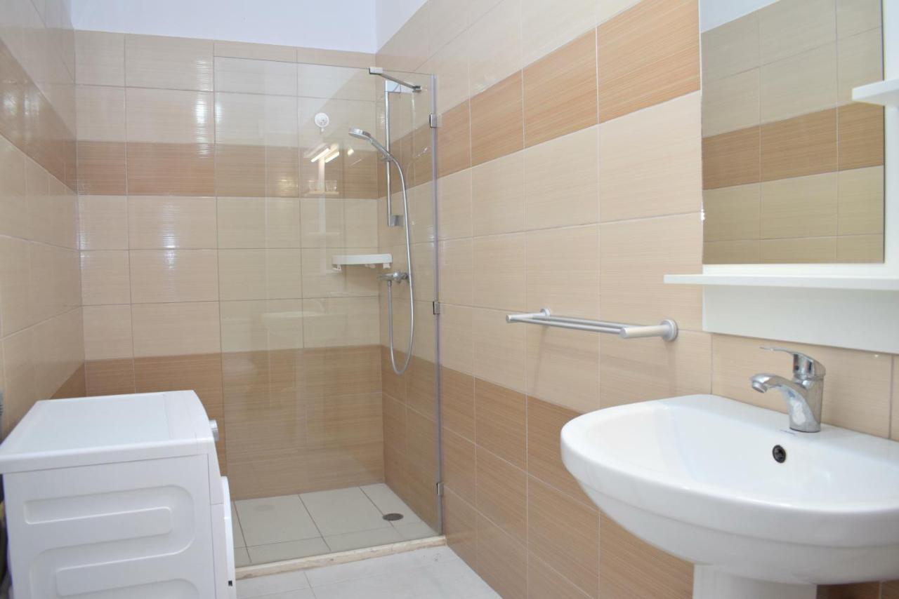Sea View Apartment - 007 Vlorë エクステリア 写真