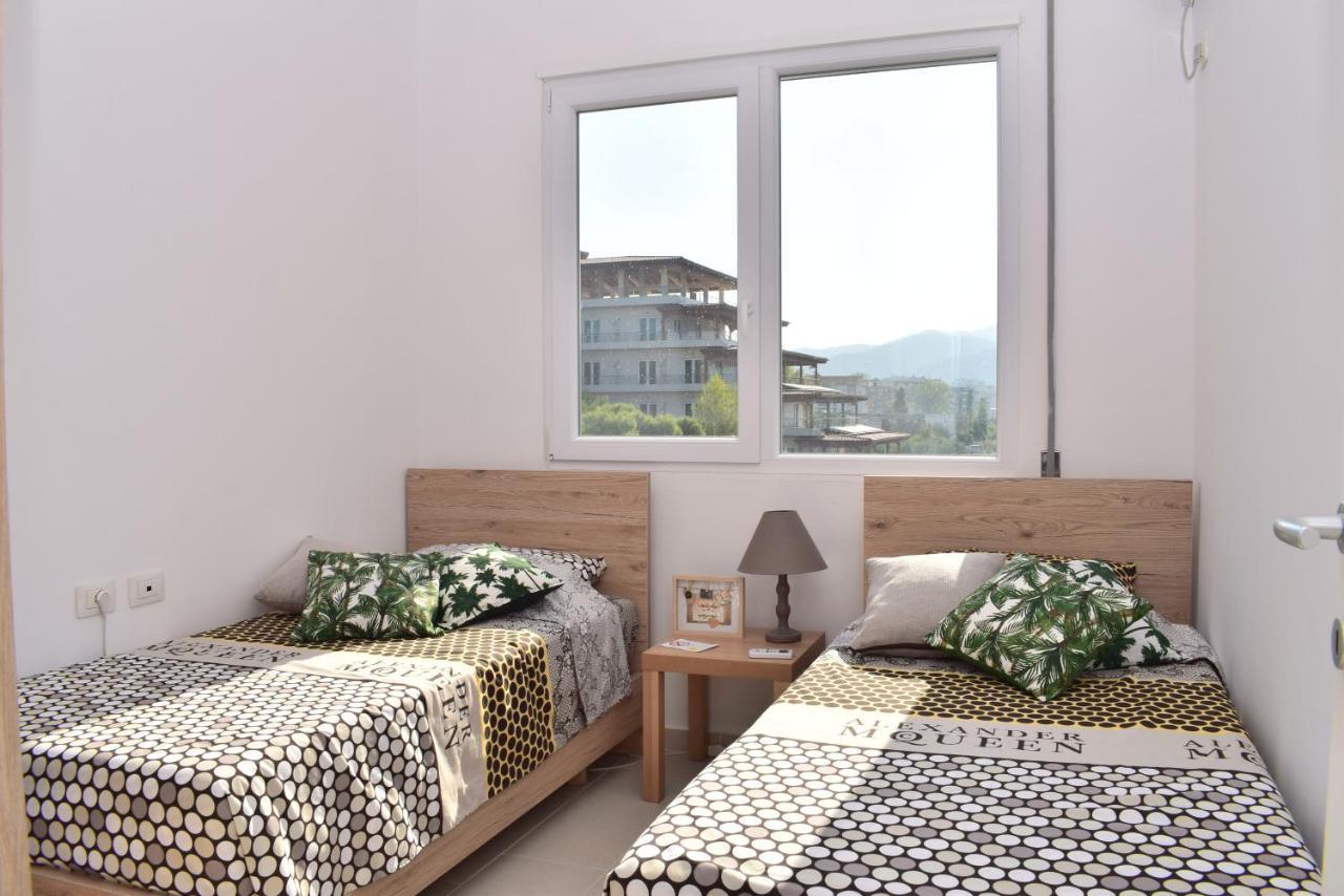 Sea View Apartment - 007 Vlorë エクステリア 写真