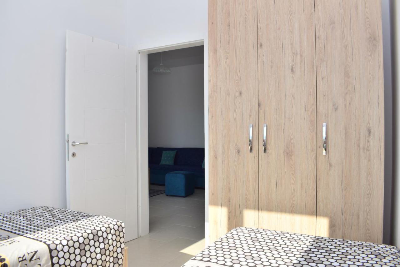 Sea View Apartment - 007 Vlorë エクステリア 写真